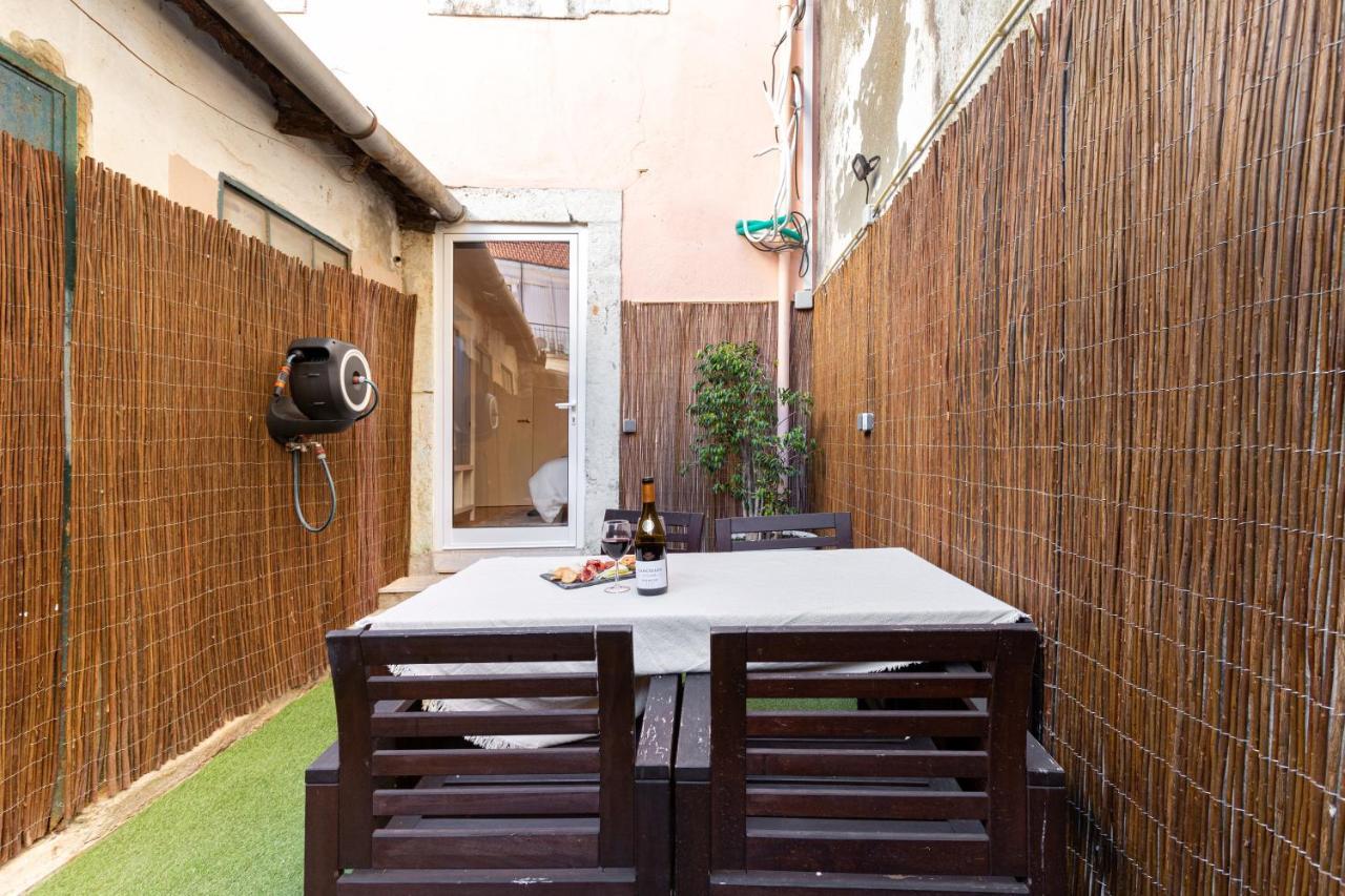 Bairro Alto Bronze Of Art Apartments Lisbon Bagian luar foto
