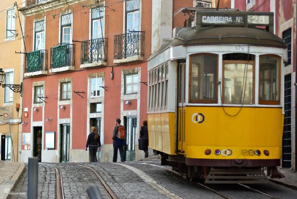 Bairro Alto Bronze Of Art Apartments Lisbon Bagian luar foto