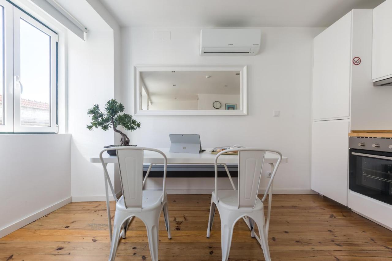 Bairro Alto Bronze Of Art Apartments Lisbon Bagian luar foto